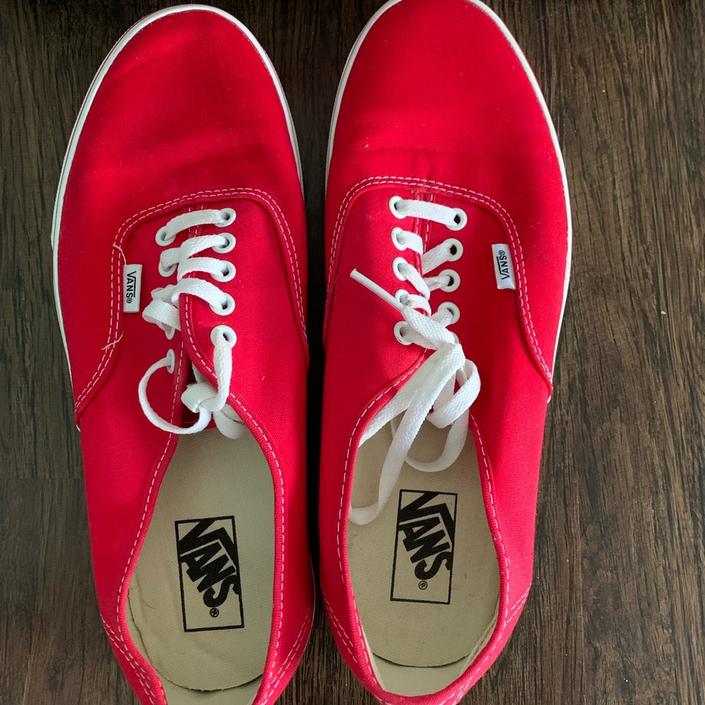 Vans original size 12M - Bright red!